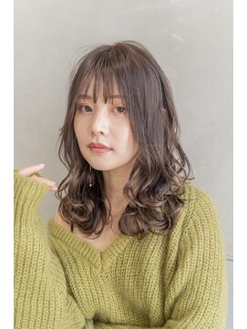 メーヴェ(Mowen) mowen×外ハネミディアム×ラフウェーブ×ミルクティーベージュ