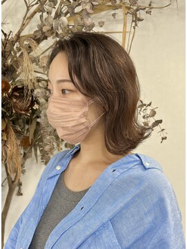 ベルム(Belme) くせ毛を活かしたくびれ外ハネミディ