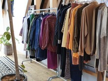 ボルペ(volpe)の雰囲気（2階にて東京から仕入れた古着や雑貨の販売もしています。）