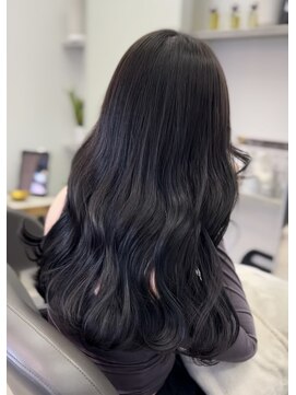 ジラソル(girasol) レイヤーカット×ダークカラー×ダークグレイ×韓国風コテ巻き