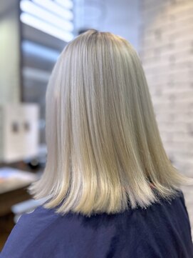 ザ カラー ラボ(THE COLOR LABO) ケアブリーチ　切りっぱなし　ホワイトブロンド