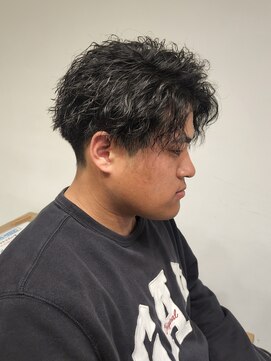 ニアウ 伊勢崎連取店(Niau) 刈り上げショートマッシュ縦落ちツイストスパイラルパーマ