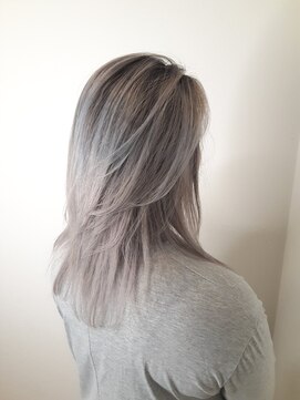 ヘアーアンドメイク アフロディーテ(APHRODITE) 西欧風プラチナシルバー☆