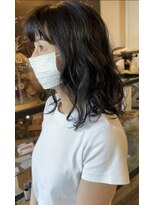 アイドットシーオー(i.co)&nbsp;くしゃくしゃバングに黒髪パーマ