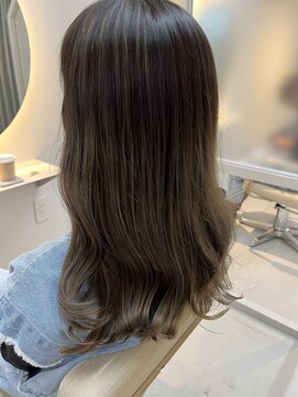 シダ(sida SAIIN) 10代20代30代セミロングコントラストハイライトグレージュ