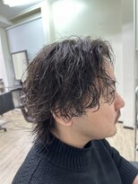 オルカン バイ エクシア(OLCAN by EXCIA) 前上がりセンターパートウルフ×波巻きスパイラルパーマ