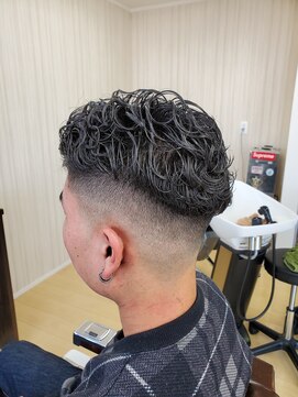 ハングアウト(Hangout) 宮城リョータパーマ×スキンフェード