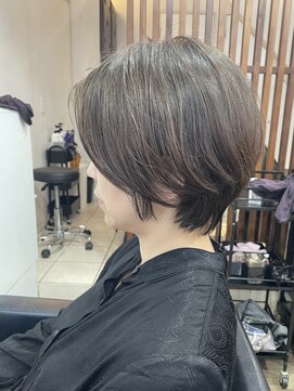 ハーツ(Heart's) 白髪ぼかし/イメチェンヘアスタイル/前髪カタログ/ショートボブ