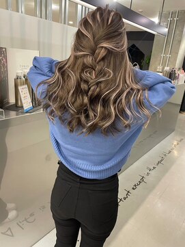 キング 枚方店(K!ng) 縮毛矯正髪質改善ハイライトレイヤーカット枚方美容室エクステ