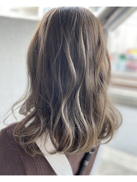 プラスワン 自由が丘(+ONE) 【＋ONE 自由が丘】ハイライト×シアベージュ