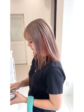 ヴァイラル(VIRAL) ホワイトベージュ × オレンジ