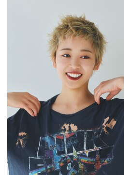 ベリーショートハイトーンベージュ【FIRST】鈴木宏子