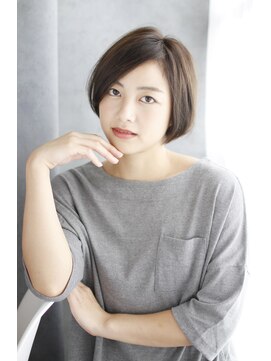 シャンティ 目白(SHANTi) 長めバングの大人可愛いツヤショートボブ