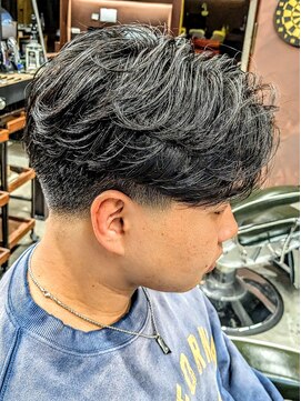 フォーコーナーズカットショップスリーセント 栄(FourCornersCutShop 3/cent) 【テーパーフェード】