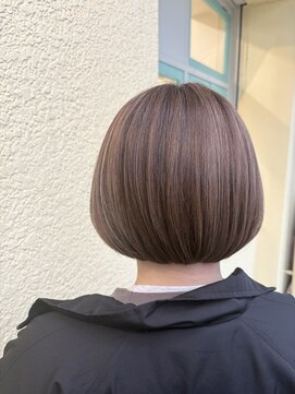 ソルチュナ 衣笠(SOLTUNA) 白髪をぼかしながら作るハイライトボブ 【Soltuna 衣笠】