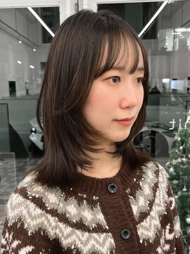 ニトバイアンキシム(nit by ahnkism) レイヤーカット顔まわりストレートロングレイヤー堀江