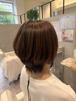ウィスタリアフィールドプランシュ(WISTARIA FIELD-PLANCHES) 大人ショートボブ