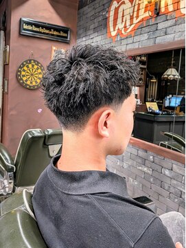 フォーコーナーズカットショップスリーセント 栄(FourCornersCutShop 3/cent) 【テーパースパイキー】