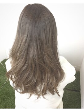 リープテイスト(Leap Taste) アッシュグレージュでグラデーションカラー。