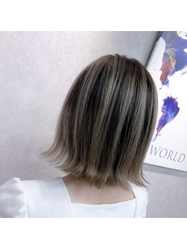 レヴェリー(REVERIE) #ダブルカラー#ケアブリーチ#バレイヤージュ#金髪