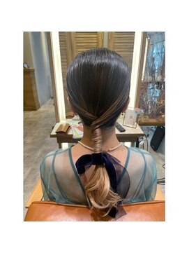 オレロ 国立(olelo) 大人ガーリー/似合わせカット/リバースセンターパート/国立