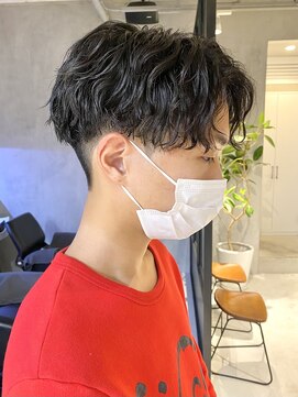 エリマバイフィフス 調布(elima by fifth) スパイラルパーマスパイラルセンターパート縦落ちスパイラル