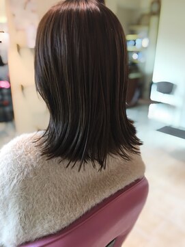 華凛 切りっぱなし外ハネミディアム