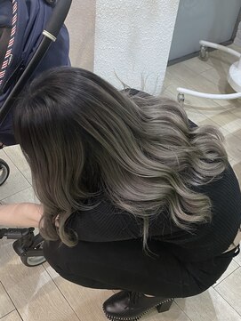 アテバイルイス 喜連瓜破(ATE by luis) バレイヤージュ☆プラチナグレージュ