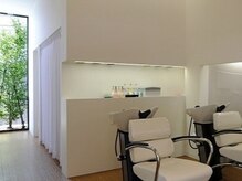 サルー ヘアーメイクの雰囲気（心地良いシャンプーで癒しのひとときをお過ごしください）