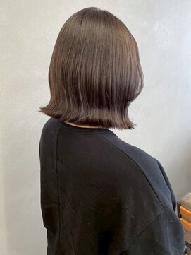 ミュラ(mulah) くすみカラーグレージュ*外ハネミディアムぷつっとボブ/明大前