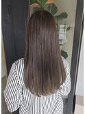 カーキベージュカラー