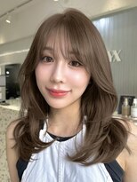 オニキス(ONYX)&nbsp;T51レイヤーカットくびれヘアミディアムブリーチなし表参道