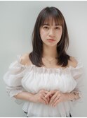 ミディアムレイヤー　鎖骨下　前髪あり