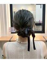 ロビー(LOBBY) キレイめシニヨン　お呼ばれヘア　結婚式ヘア