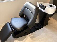 イコイ(ikoi)の雰囲気（フルフラットになるシャンプー台）