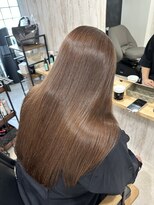 ワイト(&y～waito～)&nbsp;【広がりを抑えて綺麗に伸ばす艶ブラウンロング】