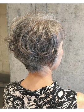 ル リヤン(Le lien) 大人女性 ミセスパーマ ショートスタイル