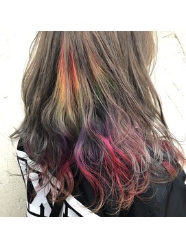 リー ヴィータ 上新庄(Lee Vita) 個性派レインボーインナーカラー