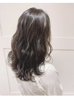 ビーハイブアヴェダ PARCO2店(BEHIVE AVEDA)&nbsp;[BEHIVE 高橋]　グレージュ　波巻きセミロング
