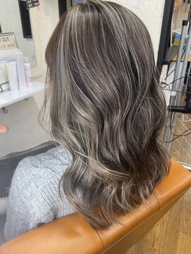 シャラ美容室 コントラストハイライト