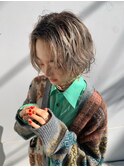 ボブ　ホワイトカラー　ブロンドヘア　ミルクティーベージュ