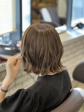 エイトセカンド 新宿三丁目店(EIGHT second) ハイライトラテベージュ