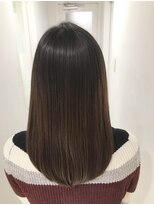 グランドライン(GRAND LINE)&nbsp;《GRANDLINE友田千栄》髪質改善シャイニーヘアグレーベージュ