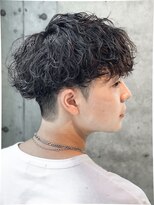 アルファ 新宿(alpha)&nbsp;フェザーパーマ/ブルーブラック/刈り上げセンターパート[新宿]