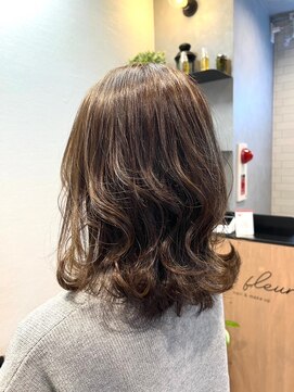 ビス ヘア アンド ビューティー 西新井店(Vis Hair＆Beauty) 20代30代40代大人可愛いミルクティーベージュハイライト