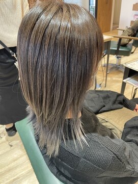 サラ(sarah) ミディアムレイヤー