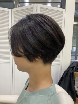 オリ(Oli) ショートボブ