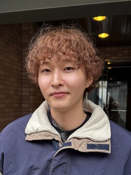 ナループロアツム(Nalu pu loa Tsum) プードルパーマ/ダブルカラー/ミルクティーベージュ/メンズヘア