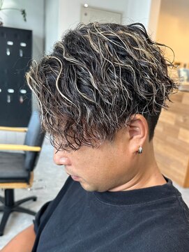 フゥ 宇都宮(FeU) 栃木メンズパーマメンズカットセンターパートメンズマッシュ緩め