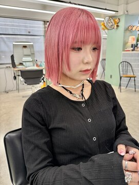 ヒビヲ(HIBIO) ショートボブ切りっぱなしボブタッセルボブ韓国　ピンクベージュ